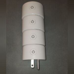 White Smart Plug with Power Button